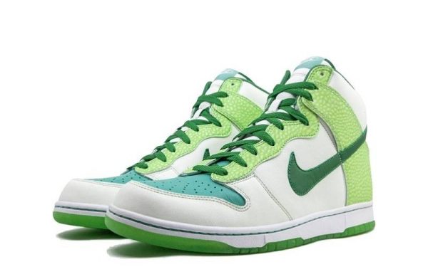 Dunks High “Glow-In-The-Dark”