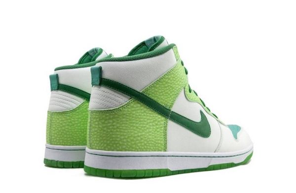 Dunks High “Glow-In-The-Dark”