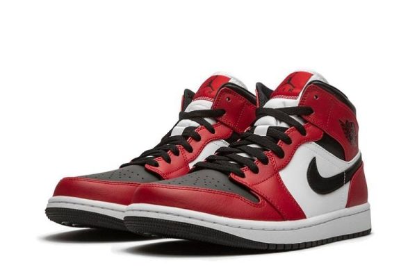 Jordan 1 “Black Toe” Mid