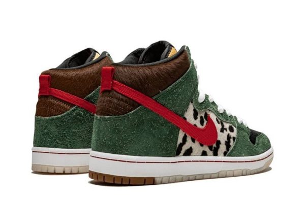 SB Dunk High “Dog Walker”