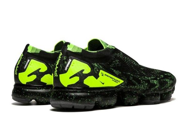 Air VaporMax Moc 2 "Black/Volt"