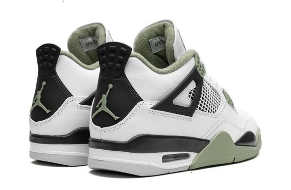 Air Jordan 4 Retro “Seafoam” (WMNS)