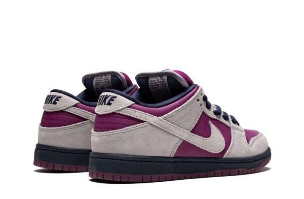 SB Dunk Low “True Berry”