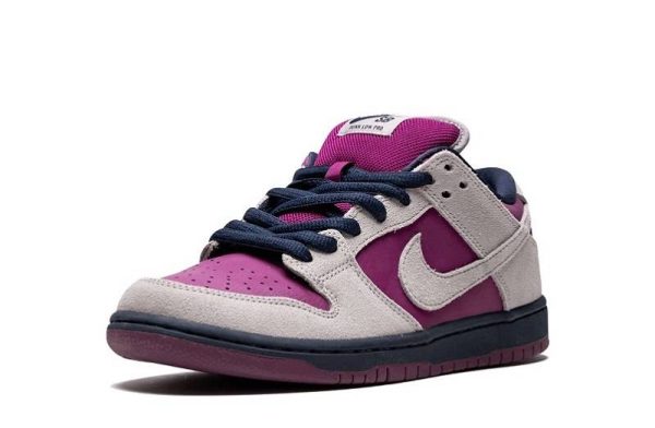 SB Dunk Low “True Berry”