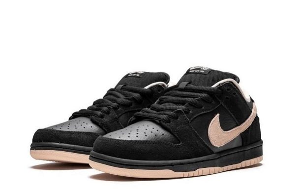 Dunk Low SB "Black Coral"