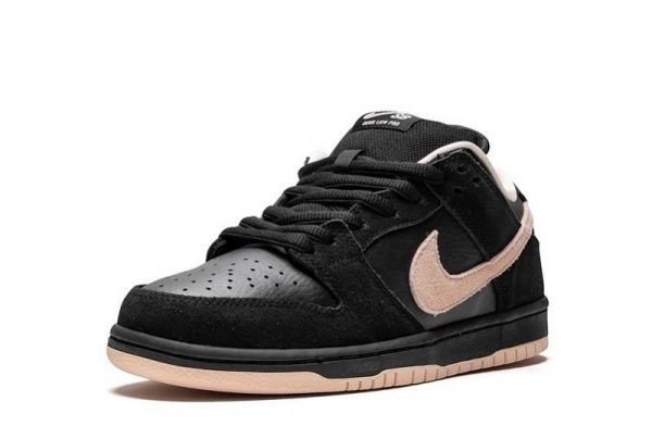 Dunk Low SB "Black Coral"