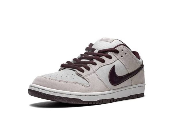 SB Dunk Low “Desert Sand Mahogany”