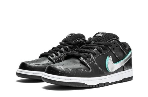 SB Dunk Low Pro OG QS “Black Diamond”