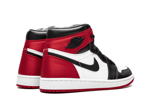 Wmns Air Jordan 1 Retro High “Satin Black Toe”