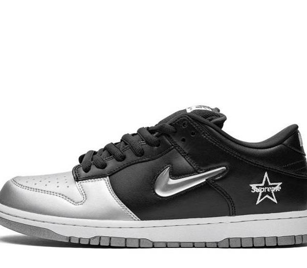 SB Dunk Low "Metallic Silver"