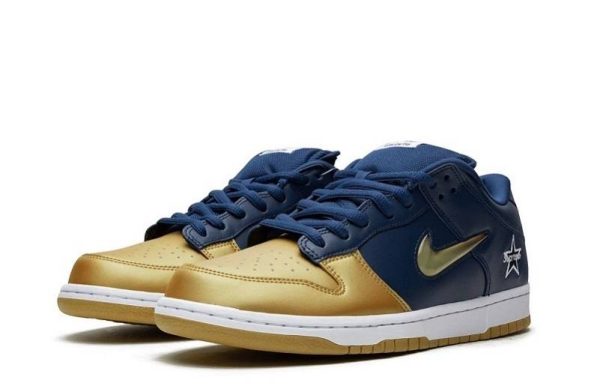 SB Dunk Low "Metallic Gold"