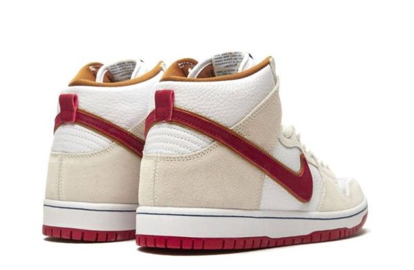 SB Dunk High “Team Crimson”