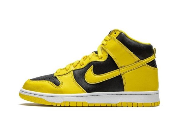 Dunks High SP “Varsity Maize”