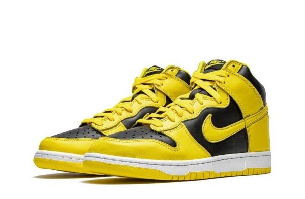 Dunks High SP “Varsity Maize”