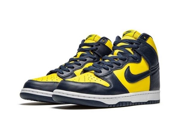 Dunks High SP "Michigan"