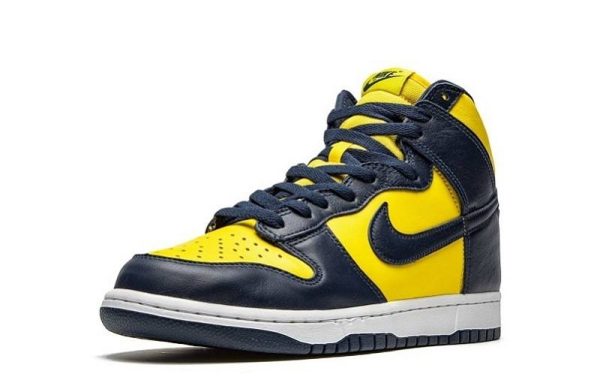 Dunks High SP "Michigan"