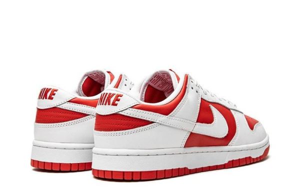 Dunk Low “University Red”