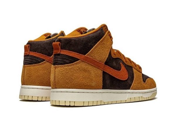 Dunk High “Dark Curry”