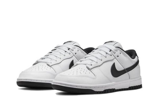 Nike Dunk Low “White/Black” WMNS