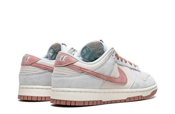 SB Dunk Low “Fossil Rose”