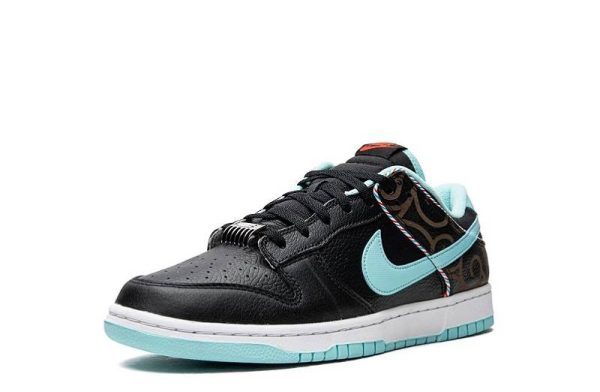 SB Dunk Low “Barber Shop Black”