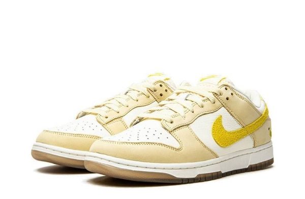 Dunk Low “Lemon Drop”