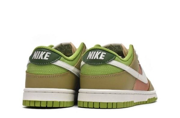 SB Dunk Low “Vivid Green”