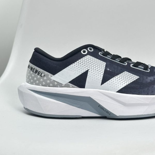 New Balance FuelCell SuperComp Elite v4