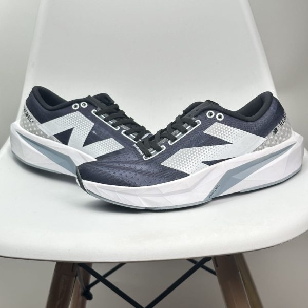 New Balance FuelCell SuperComp Elite v4