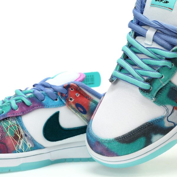 Nike SB Dunk Low Futura Laboratories Bleached Aqua